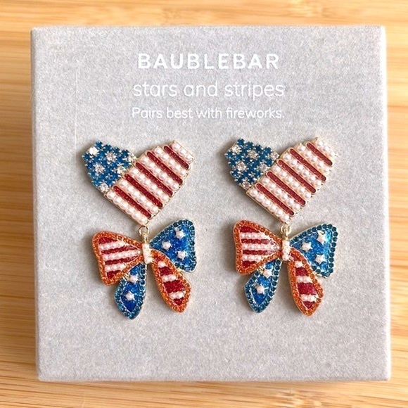 Brand New BaubleBar Patriotic American Flag 4th of July Heart Bow Drop Earrings - Picture 1 of 11